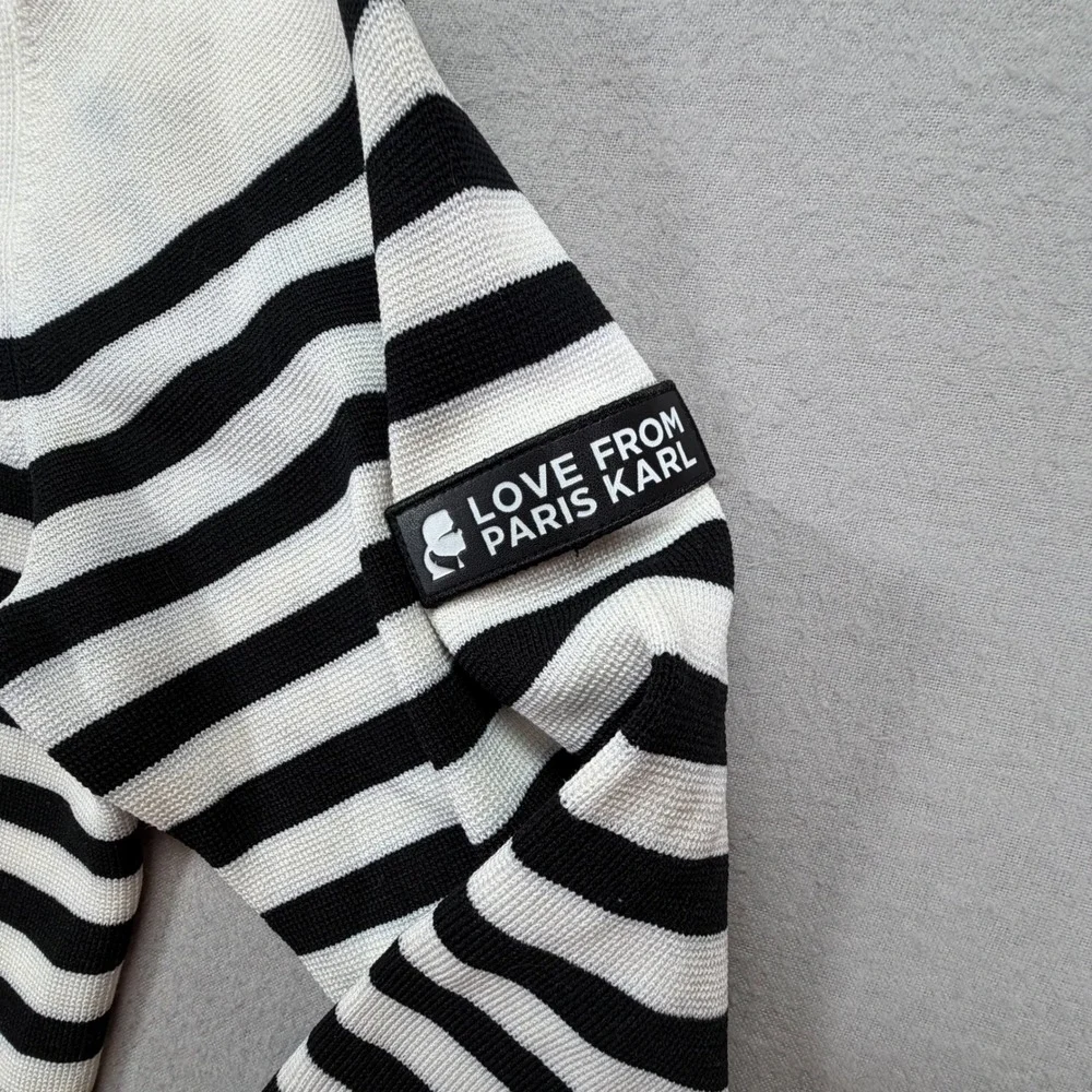 Karl Lagerfeld Sweater Womens M White Black Striped Button‎ Shoulder Knit